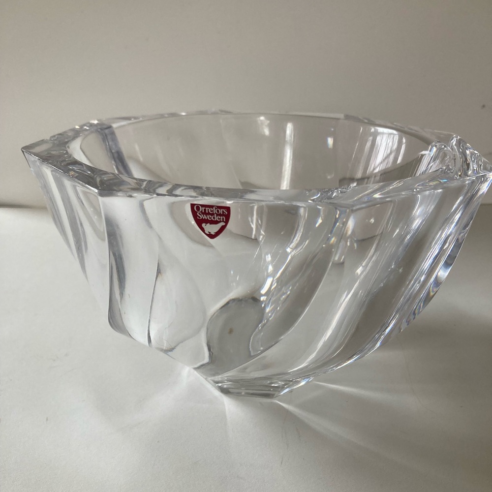 Orrefors Sweden Signed Flower Crystal swirl twist bowl.
